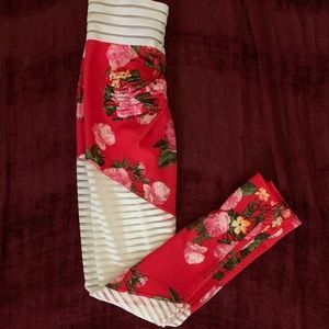 Cute Booty Lounge red scrunch leggings